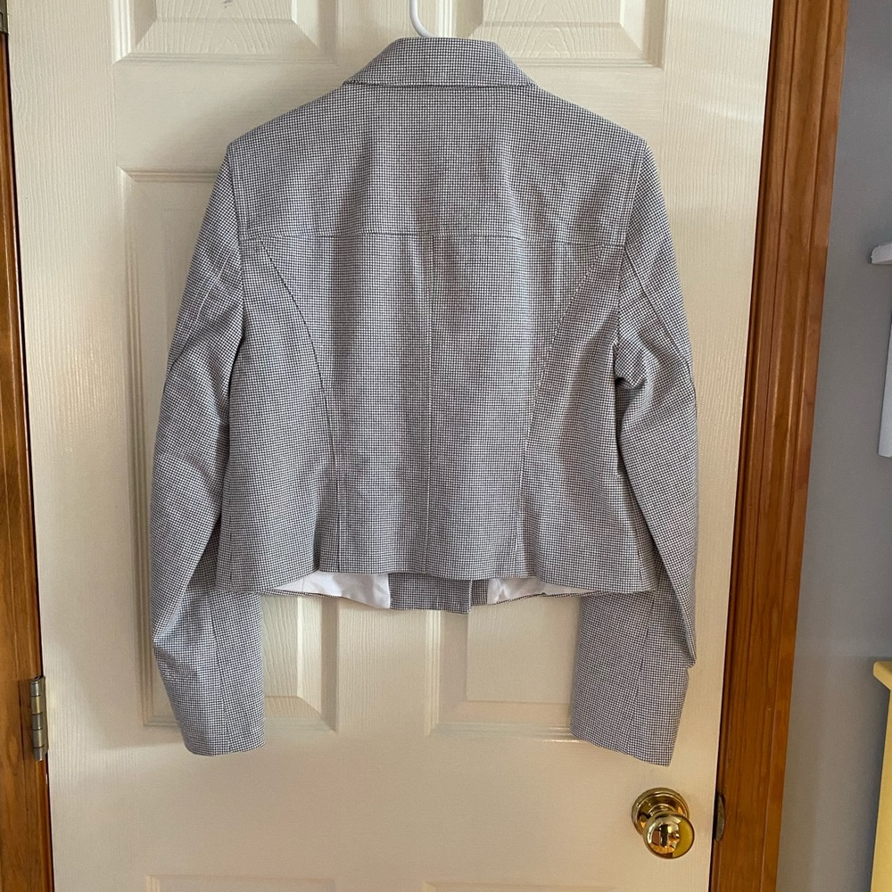 Loft Jacket - Picture 2 of 4
